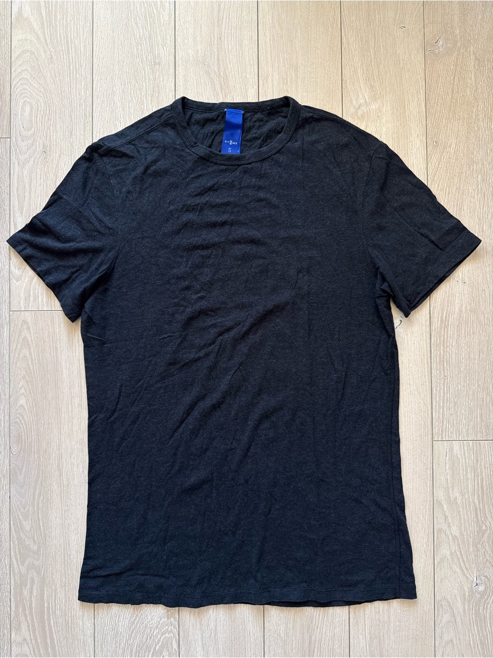 Kit and Ace Pima Cotton Classic T Shirt in Dark Gray Men’s Size Small